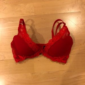 Red natori lace bra
